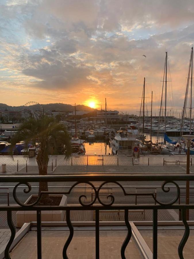 Cannes Old Port, Seafront & Seaview, Yacht Show Port Exteriör bild