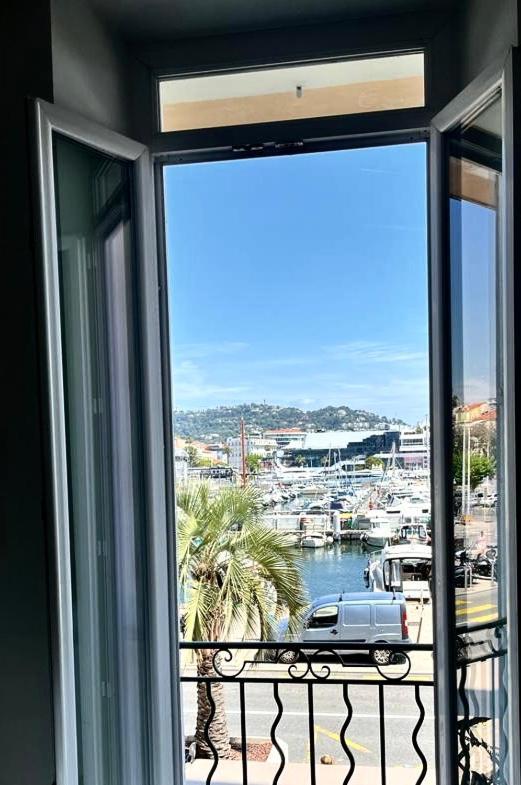 Cannes Old Port, Seafront & Seaview, Yacht Show Port Exteriör bild